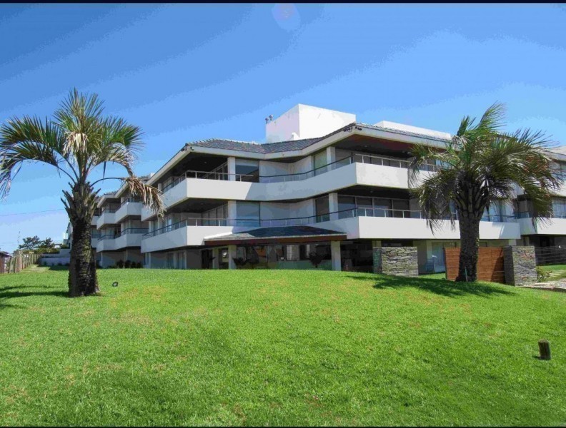 Esturión Uno Penthouse en alquiler y venta en Montoya